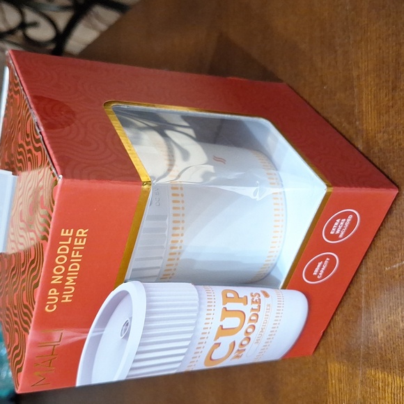 Cup Noodles Humidifier - Picture 2 of 4